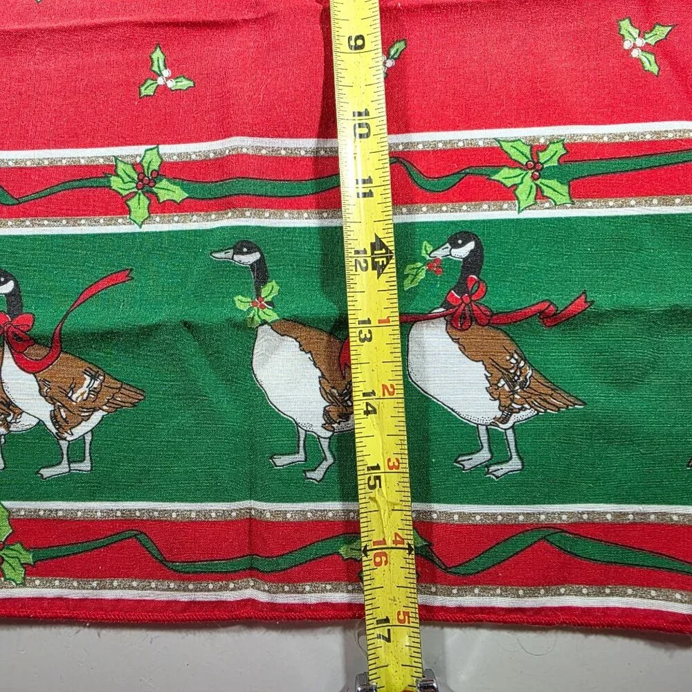 Set Of 6 Cloth Napkins Christmas Goose Holiday Decor Red Green linens bird holly